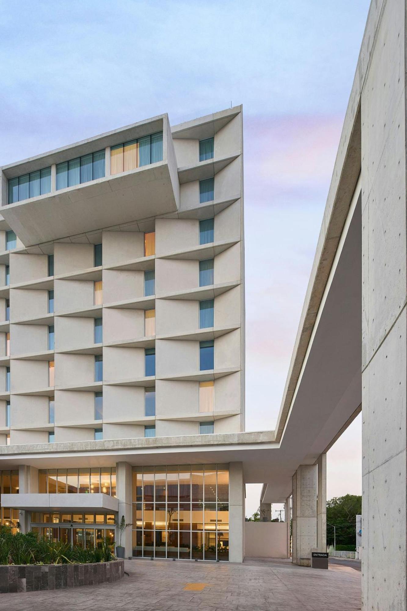 Courtyard By Marriott Merida Downtown Exterior foto